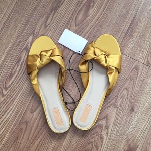 Gold/mustard sandals